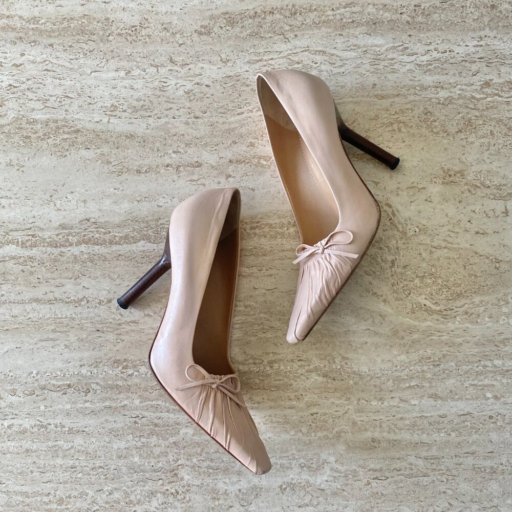 Vintage Gucci Ruched Leather Bow Pumps - Picture 3 of 10